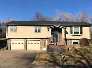 106 Neltom Dr, Pierre, SD 57501