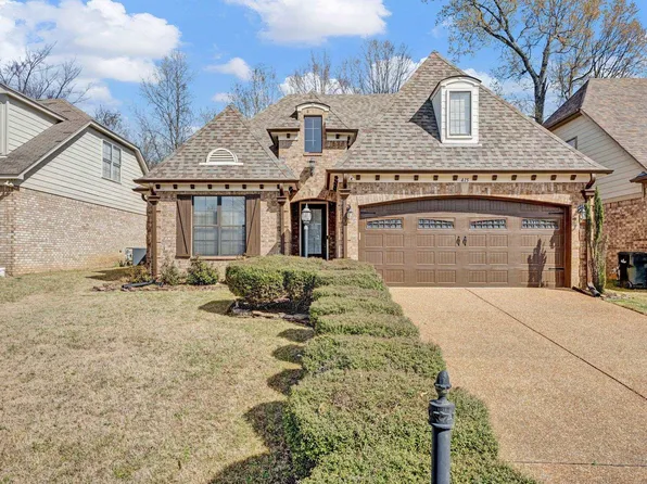 415 Garden Springs Dr, Oakland, TN 38060