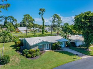 17 Lanai Cir, Naples, FL 34112