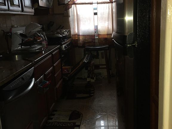 5th image of 30 Fleetwood Ave