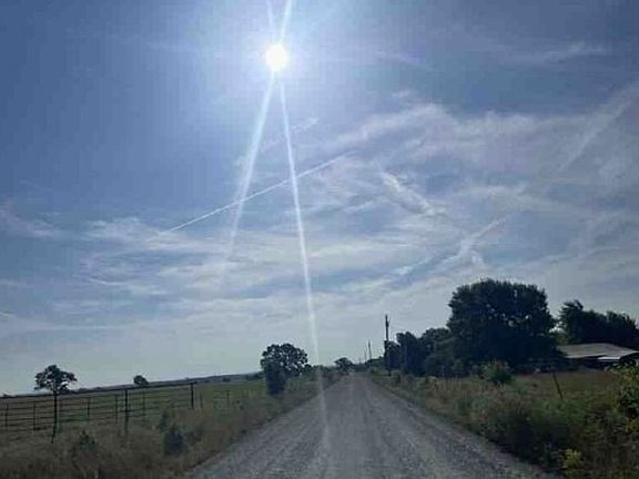 Exterior Neighborhood (street photo)
