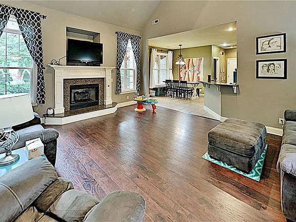 5th image of 603 Tunbridge Dr