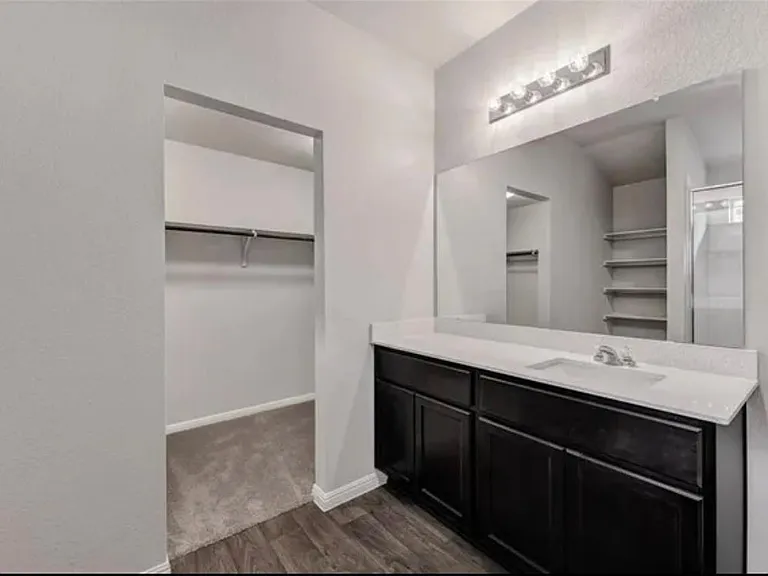 2216 Dickinson Ter — Photo 13