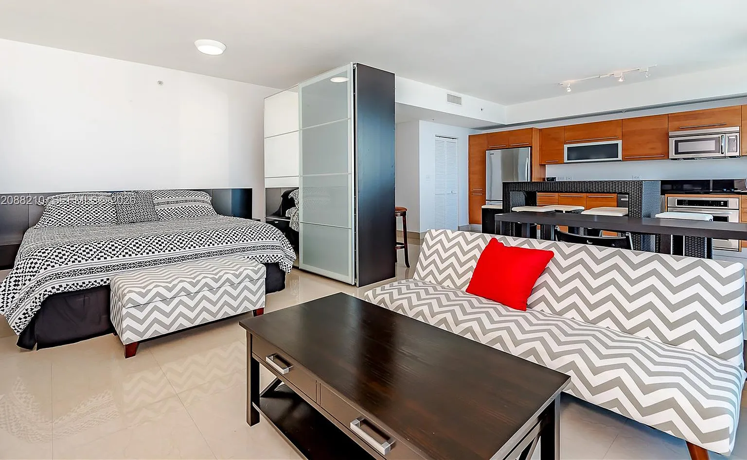 Vizcayne South Condo — Photo 4