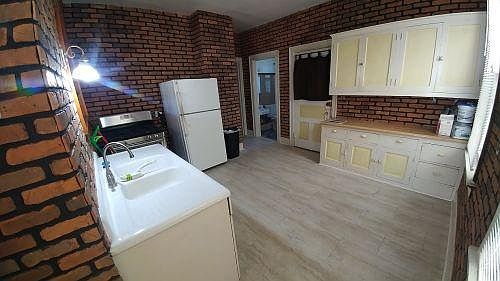 1st image of 3276 N Bartlett Ave
