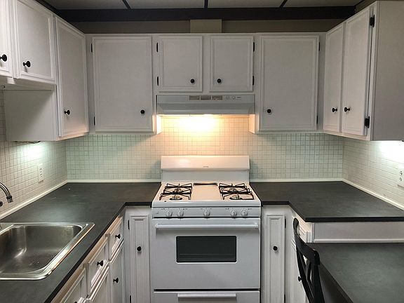 4th image of 1024 N Marion St #301