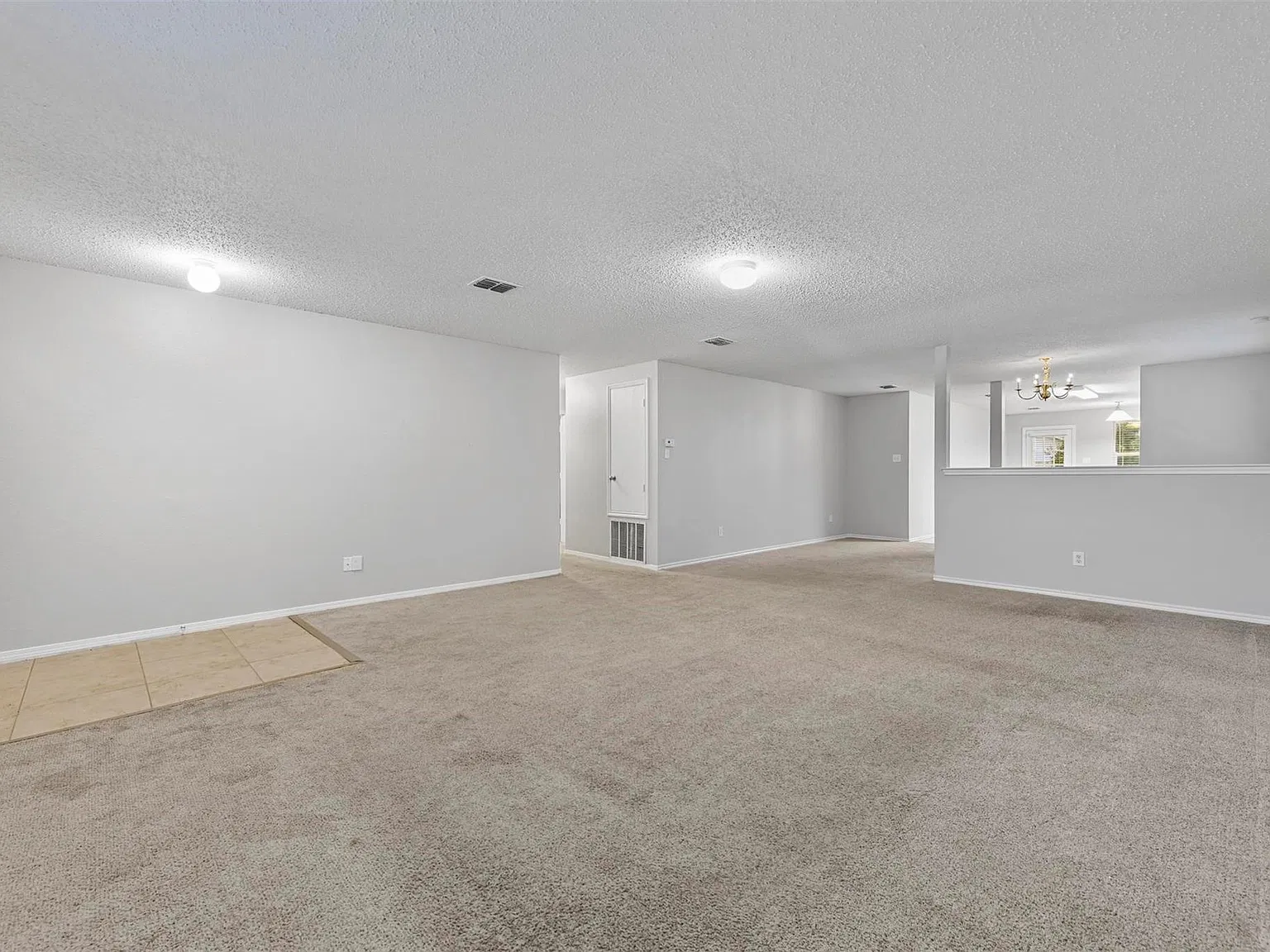 3 bed, 1860 sqft, $2,100 — Photo 2