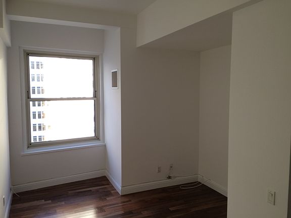 3rd image of 88 Greenwich St APT 1805
