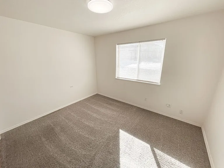 5416 N Hills Dr — Photo 11
