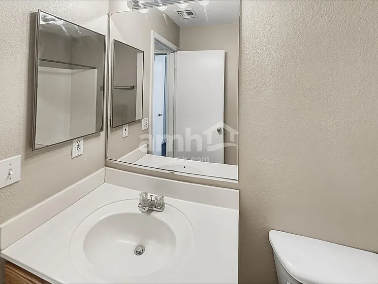 2256 E Hazeltine Way — Photo 13