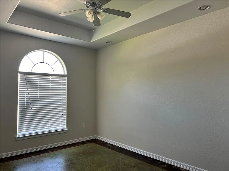 13354 Knollcrest St — Photo 14
