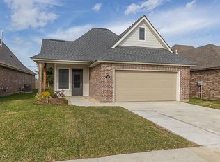 102 Adelaide Dr, Lafayette, LA 70508