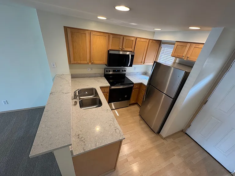 2406 N 31st St — Photo 3