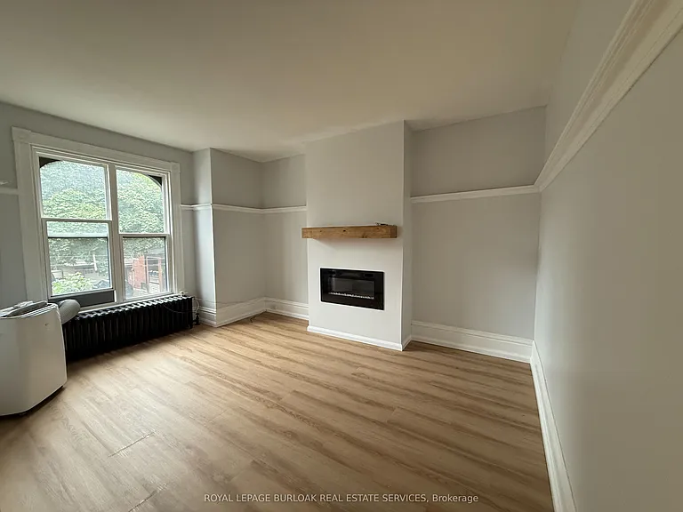 28 Eastbourne Ave #2 — Photo 15