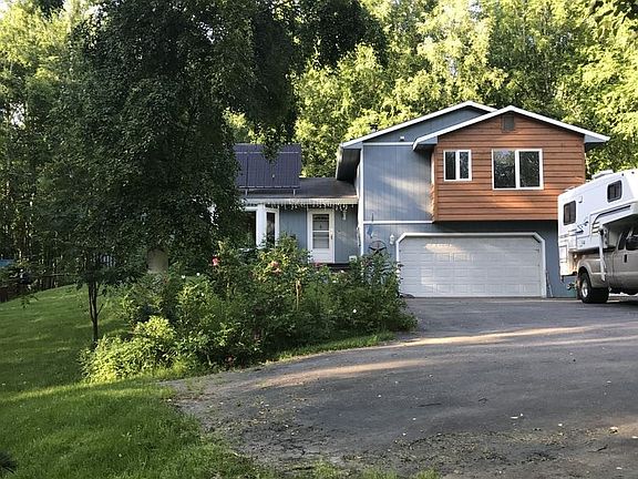 2nd image of 915 Skyline Dr