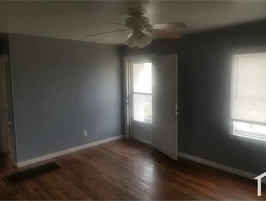 2 bed, $1,050 — Photo 3