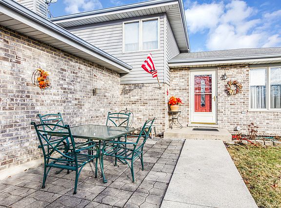 3rd image of 502 N Lockwood Dr