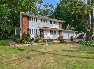9 Flagg Dr, Framingham, MA 01702