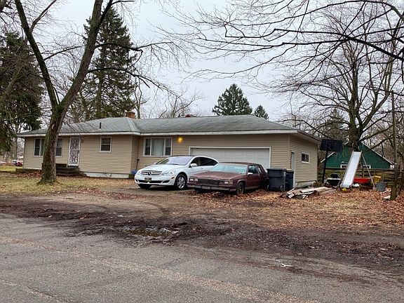 2nd image of 310 Searles Ave