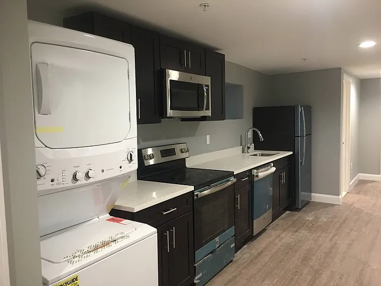 3215 Washington St #B3 — Photo 3