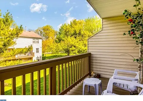 225 Driscoll Ct — Photo 1
