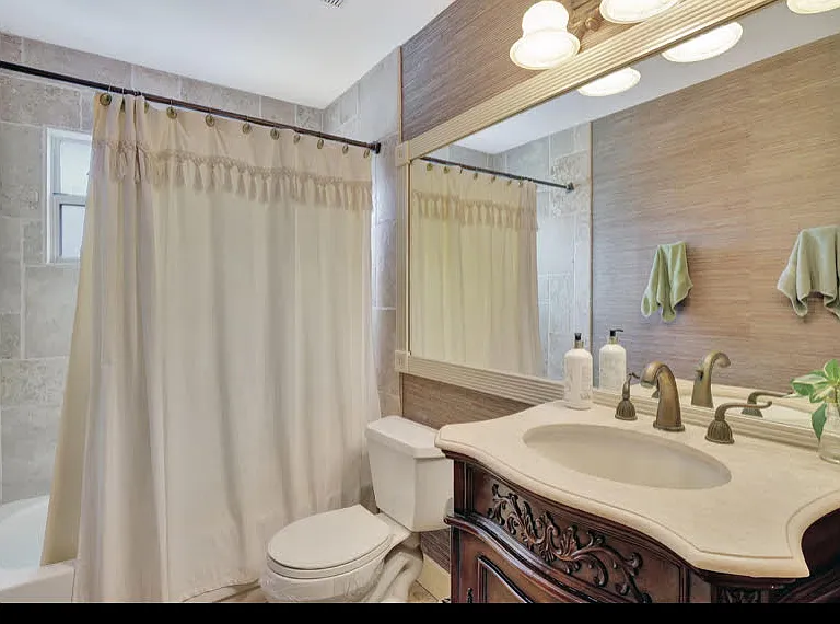 2103 Tama Cir #202 — Photo 18