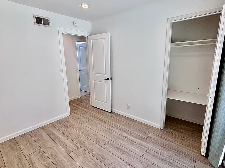 5009 Lyng Dr — Photo 14