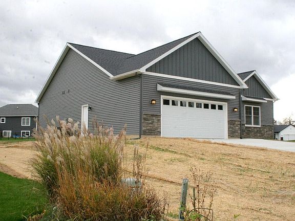 3rd image of 1054 N Stoneridge Dr