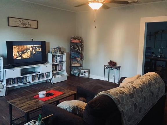5th image of 408 N Montgomery St