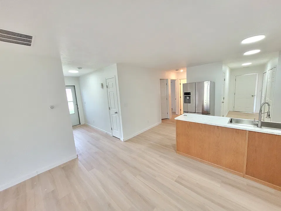 210-212 Westhaven Dr #210