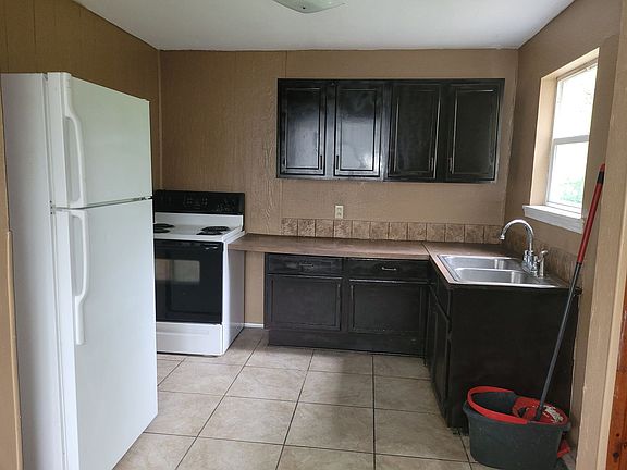 5th image of 1545 N Chautauqua Ave
