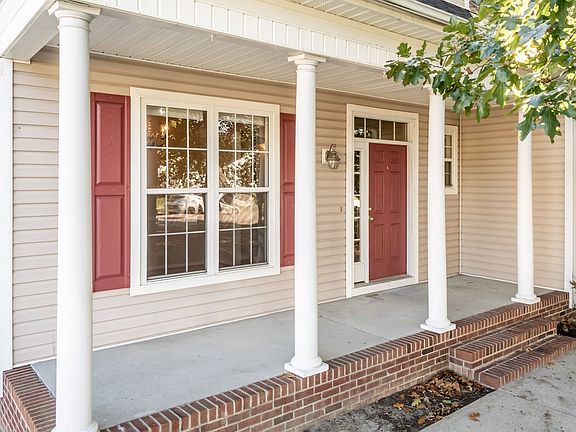 3rd image of 108 Allie Bell Ln