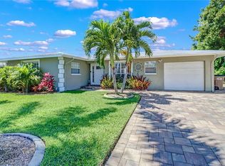 2828 SE 17th Pl, Cape Coral, FL 33904