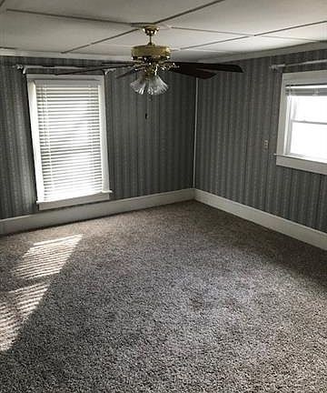 3rd image of 405 N Main St