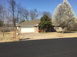 501 Howard Loop, Grove, OK 74344