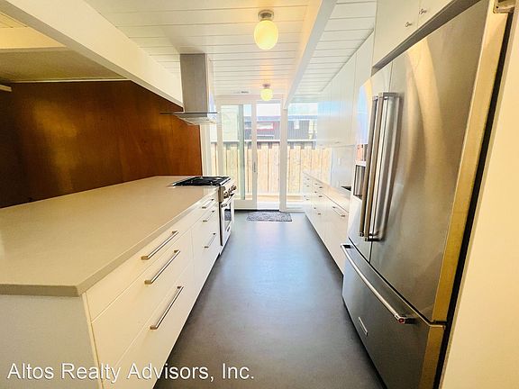 4th image of 1138 Lyons St
