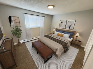 322 Bonnie Ct APT 102, Colorado Springs, CO 80916