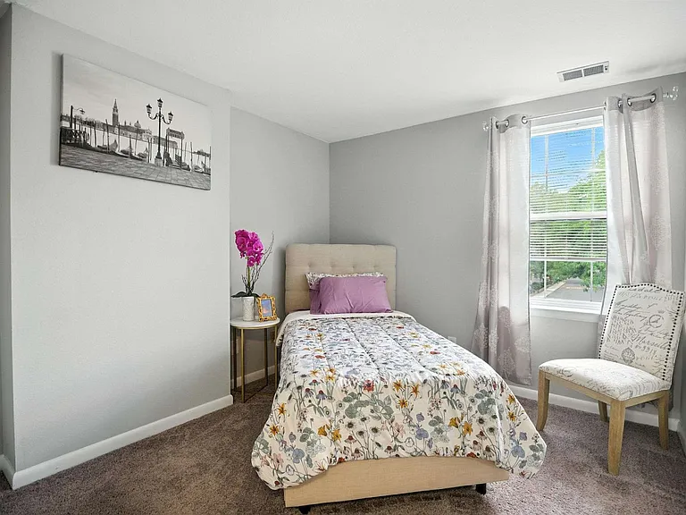 Northbrook Apartments — Photo 11