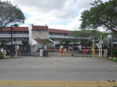 3601 Inverrary Dr APT 303, Lauderhill, FL, 33319