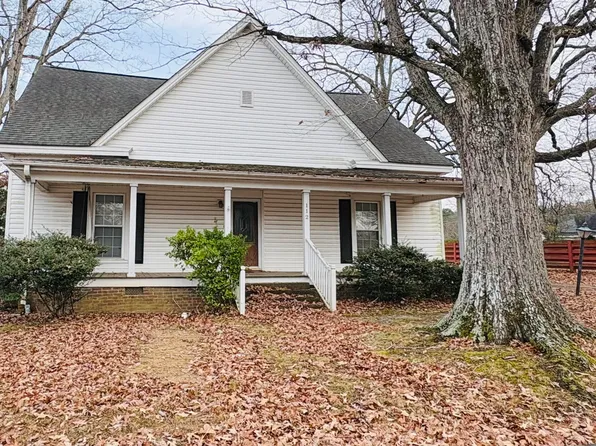 112 N Nassau St, Youngsville, NC 27596