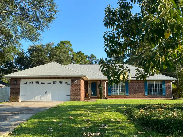 6737 Fairmont St, Navarre, FL 32566