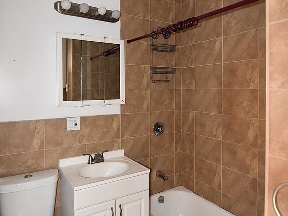 4th image of 208 Wyckoff Ave APT 1