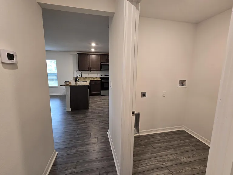 2198 SW Algiers St — Photo 39