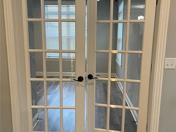 4th image of 2310 Poppy St