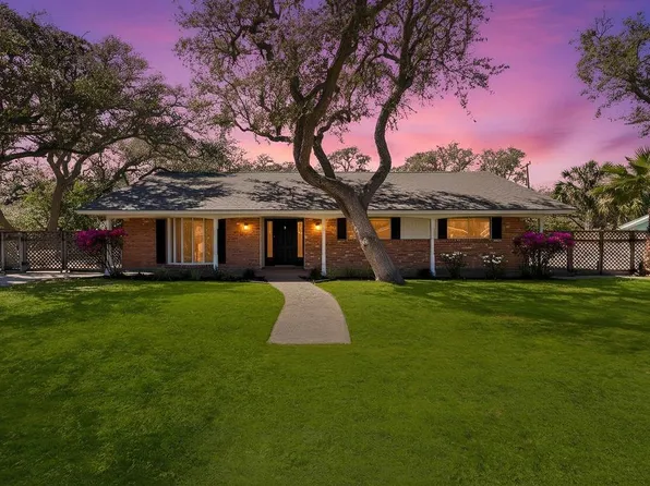 1905 Shores Ln, Rockport, TX 78382