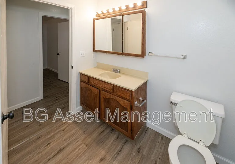 1233 S 56th St #3 — Photo 16