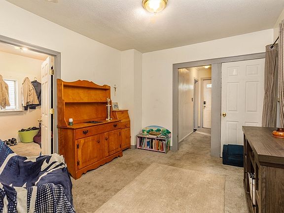 4th image of 35 Essex St