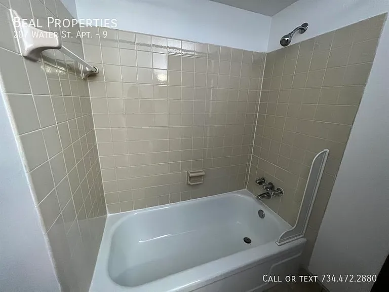 207 Water St #9 — Photo 8