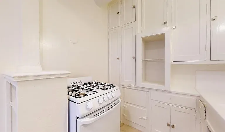 21 Westminster Ave #107 — Photo 5
