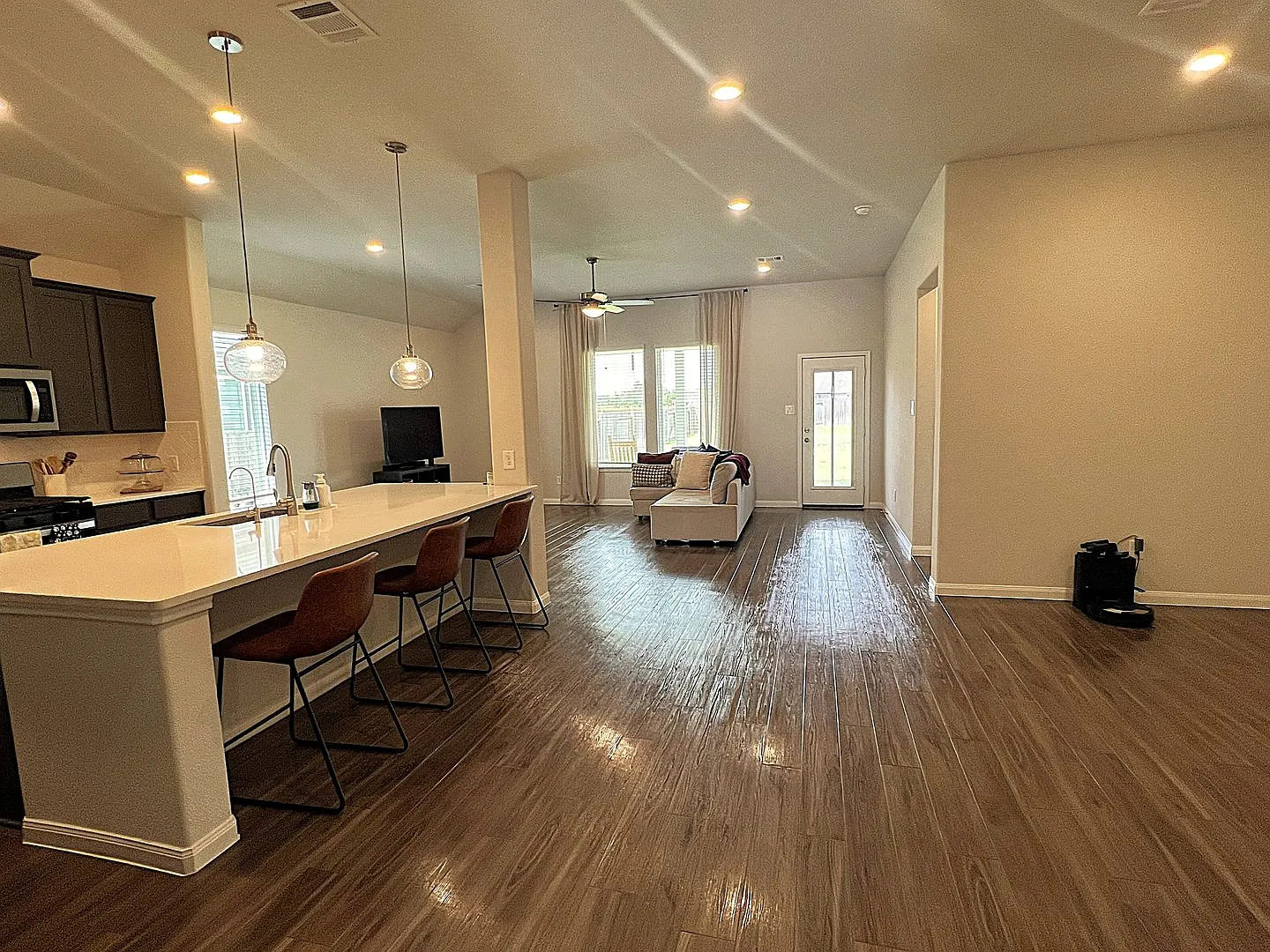 Like New Brookshire Home Ready to Occupy — Photo 3